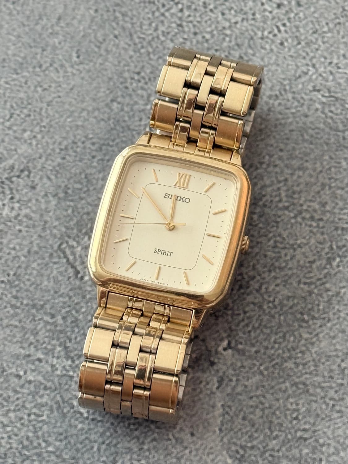 세이코 Seiko SPRIT 골드 쿼츠 클래식 탱크 상품이미지1