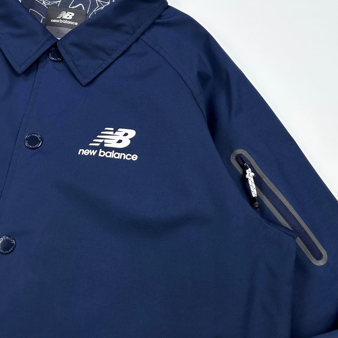 뉴발란스 시그니처 로고 네이비 코치자켓 (XL) 상품이미지3