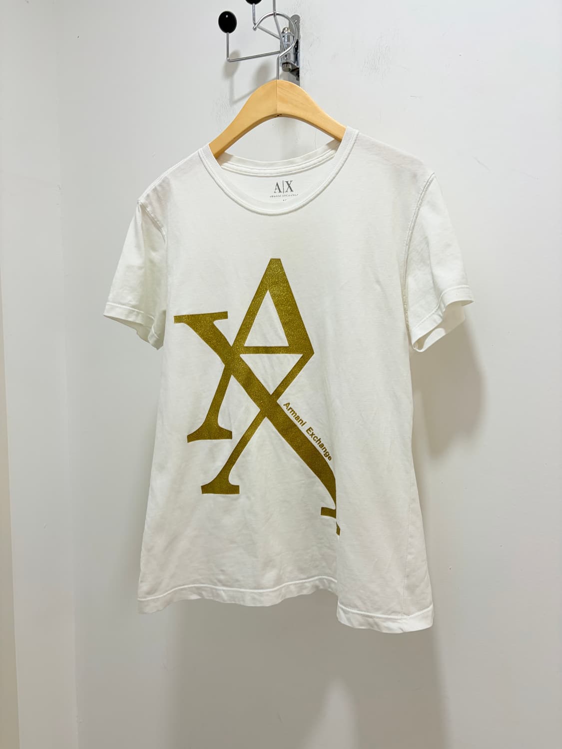 Armani Exchange 골드 프린트 반팔 티셔츠 상품이미지3