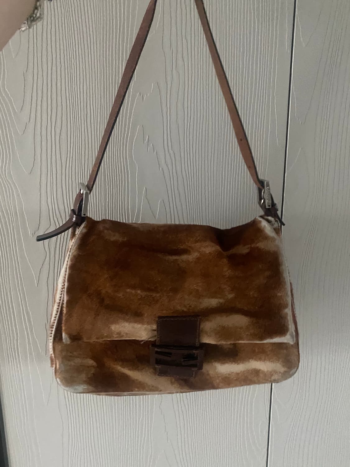 펜디 송치 숄더백 상품이미지1