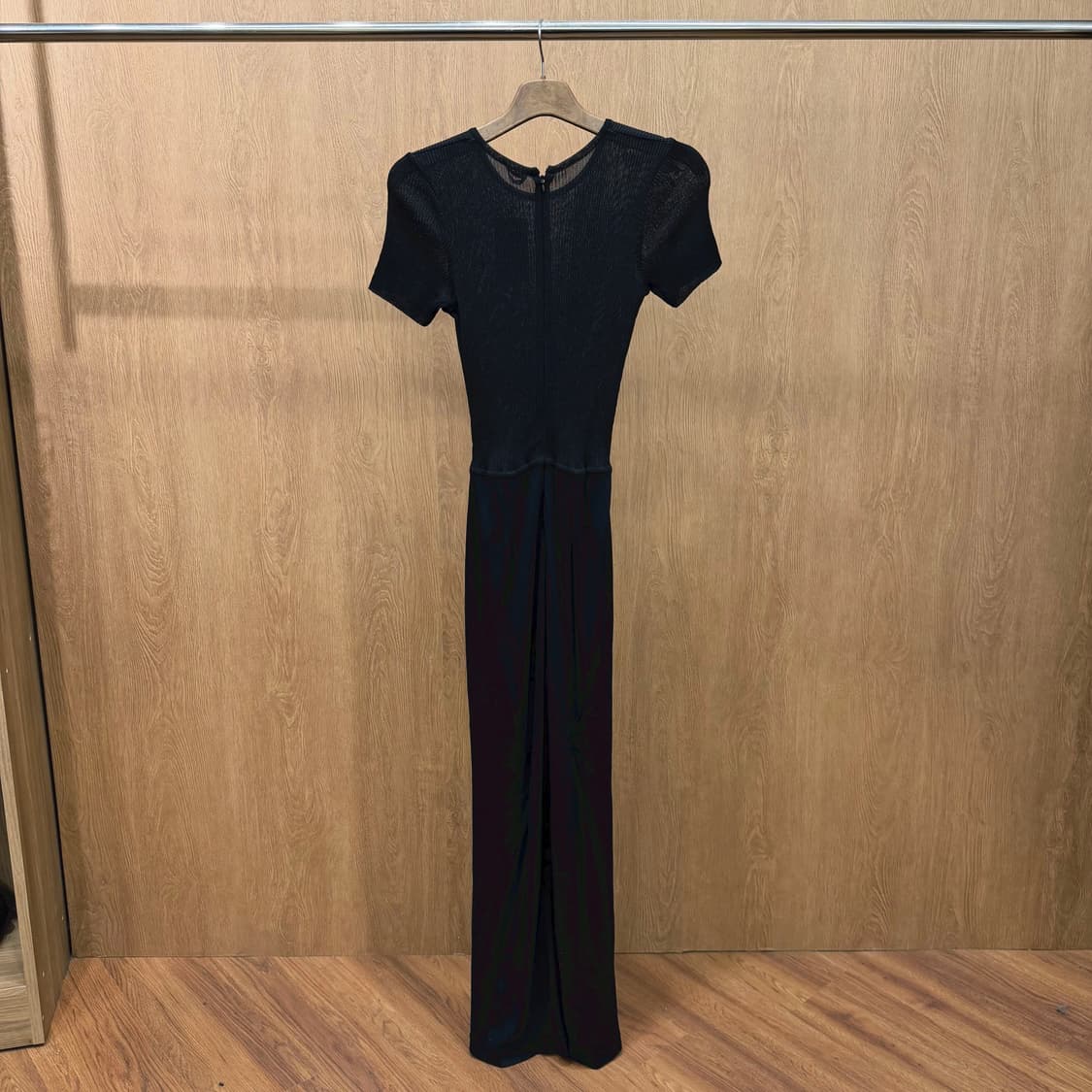 막스마라 점프슈트 반팔 백 클로징 시스루 하이웨스트 실크 디테일 블랙 상품이미지3