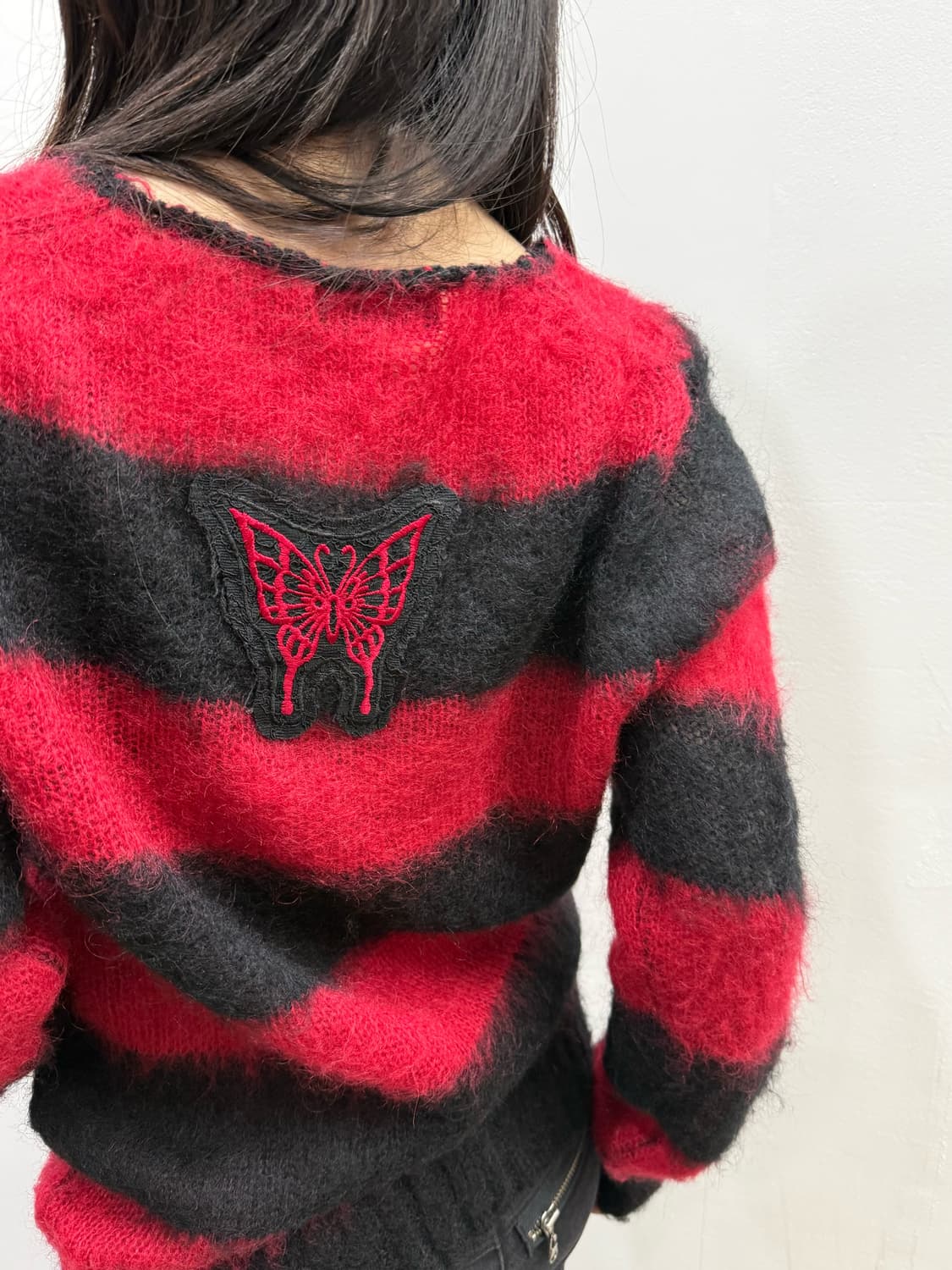 블랙피스나우 버터플라이 패치 스트라이프 니트 상품이미지2