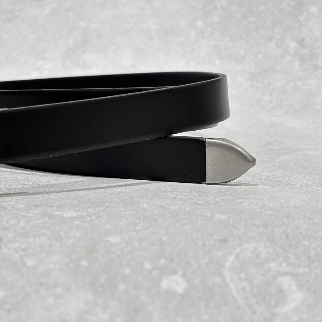 Oribell 라운드 볼드 버클 이탈리아 소가죽 웨스턴 벨트 블랙 상품이미지9