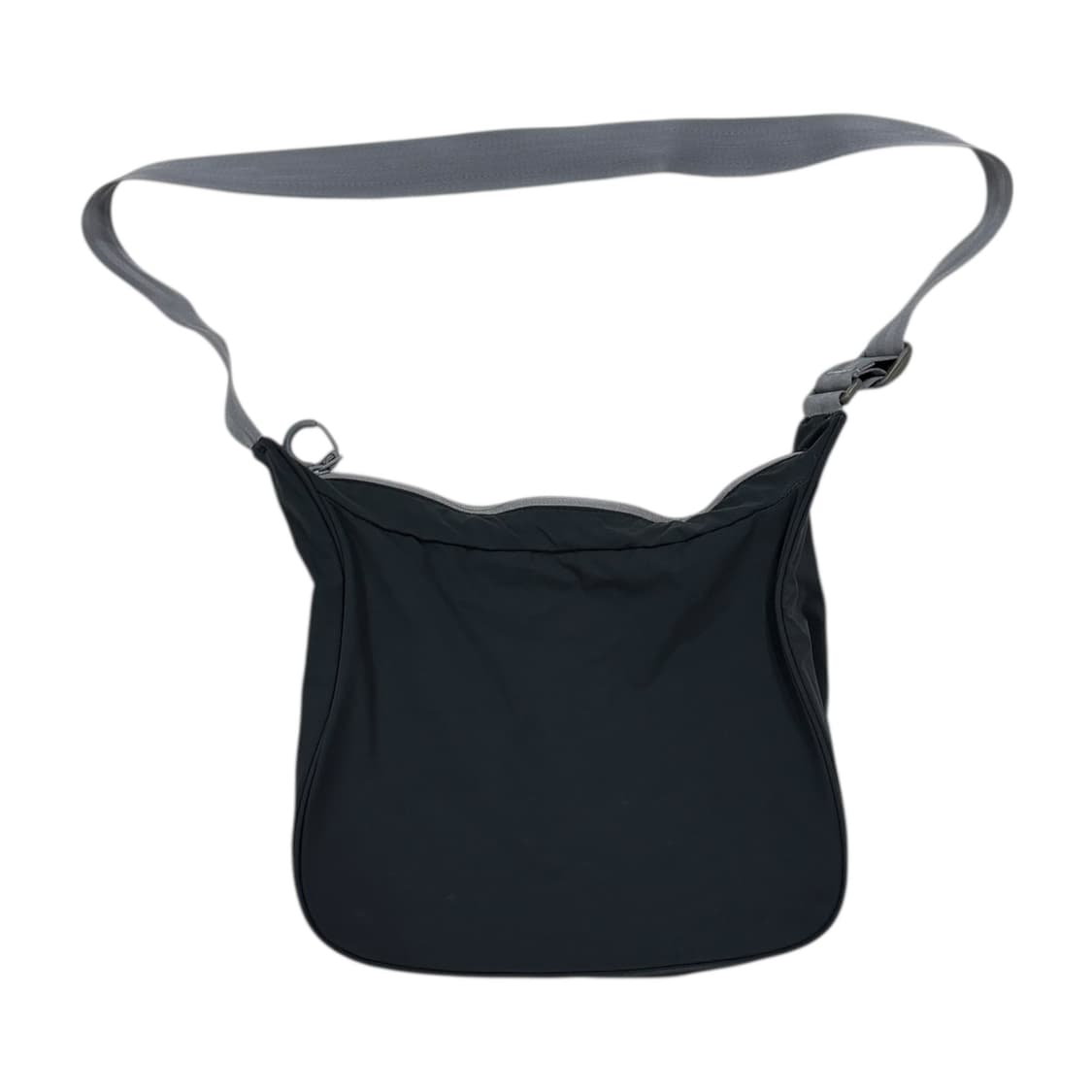 미스치프 더현대 롬버스 라이트 웨이트 크로스백 가방 블랙 상품이미지2