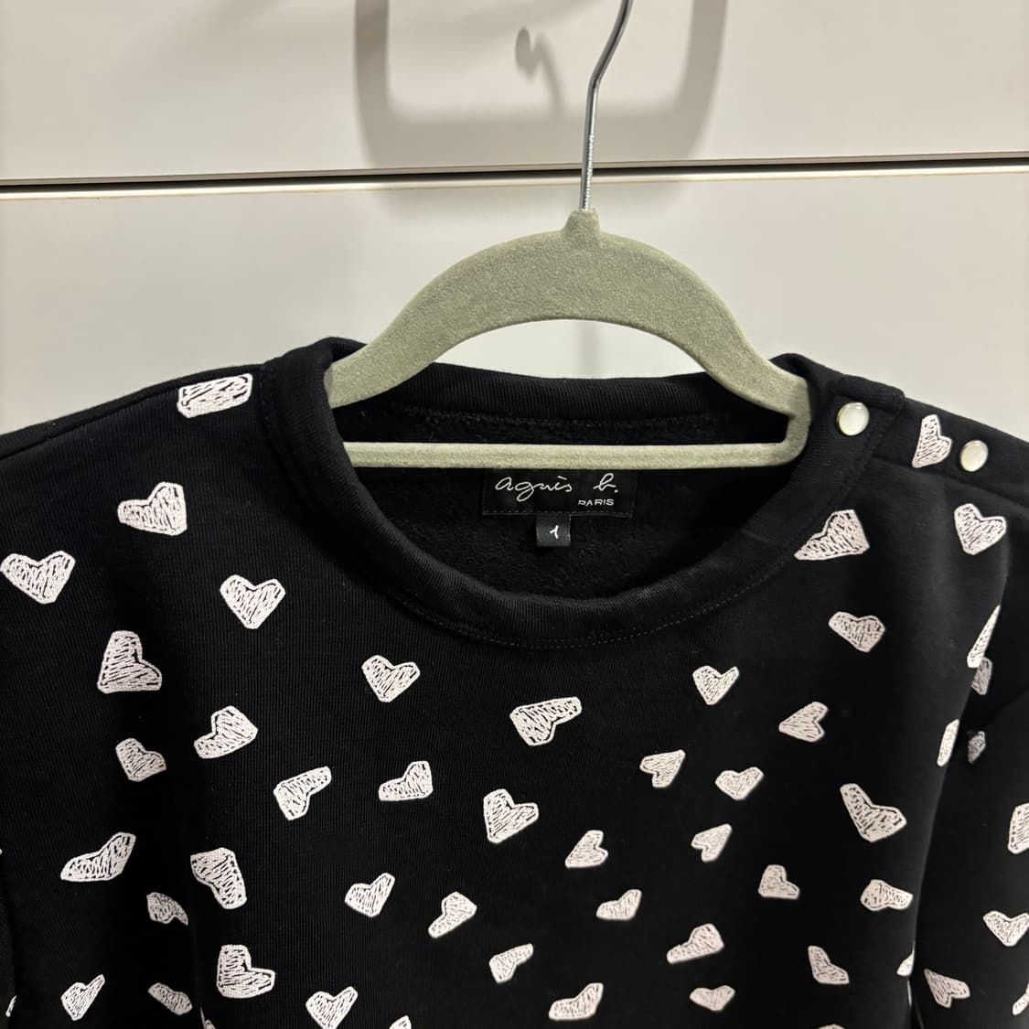 아네스베 agnes b 하트 패턴 디테일 맨투맨 상품이미지4
