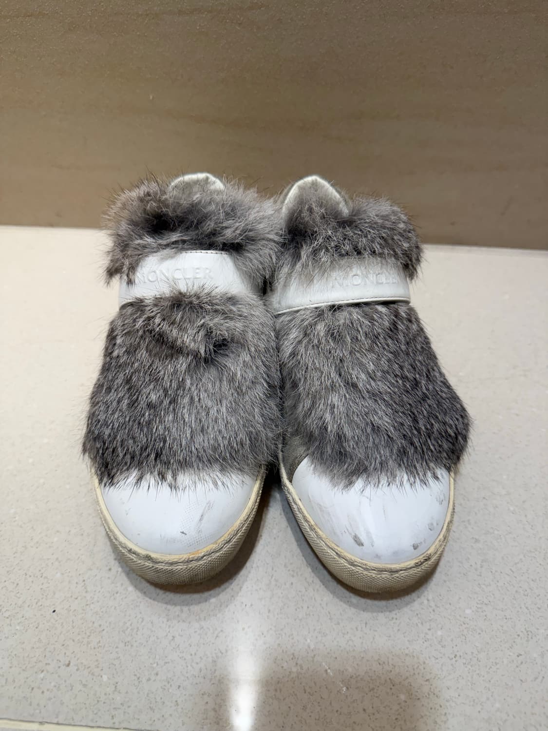 몽클레어 퍼 스니커즈 240 운동화 털신발 패딩 신발 꼼데가르송 골든구스 상품이미지2