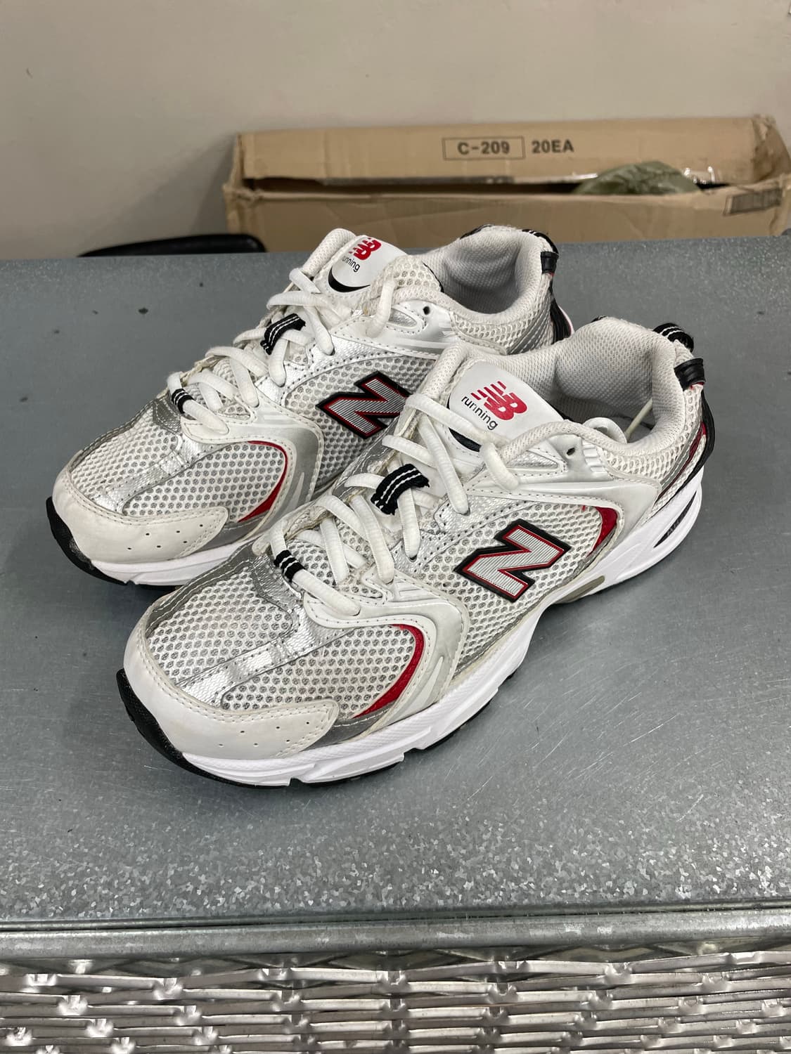 뉴발란스 530v2 레트로 화이트 실버 레드 240 상품이미지2