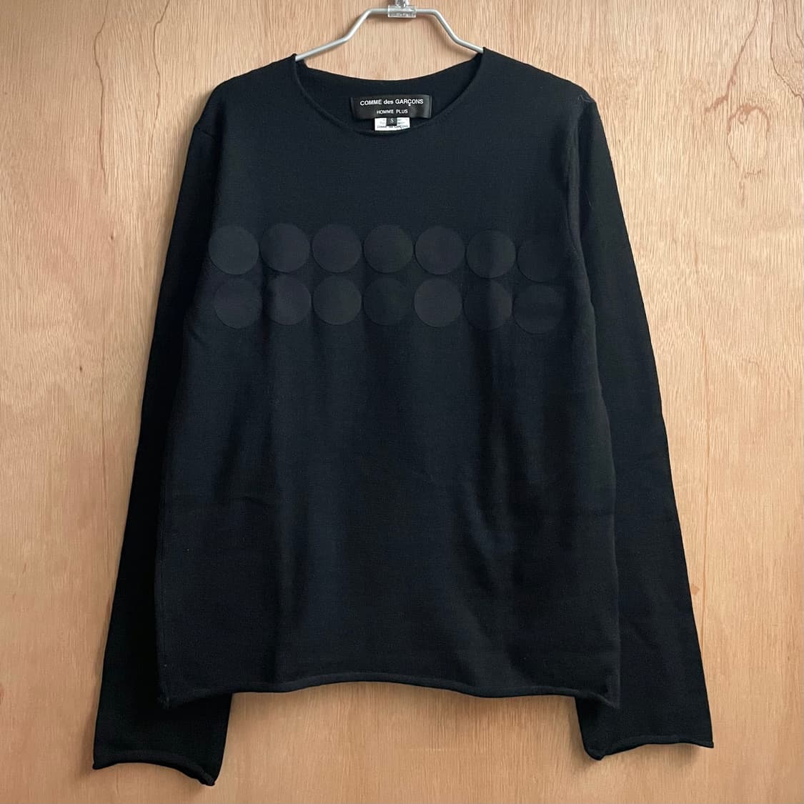 꼼데가르송 옴므플러스 서클 패치 컷오프 니트 상품이미지1