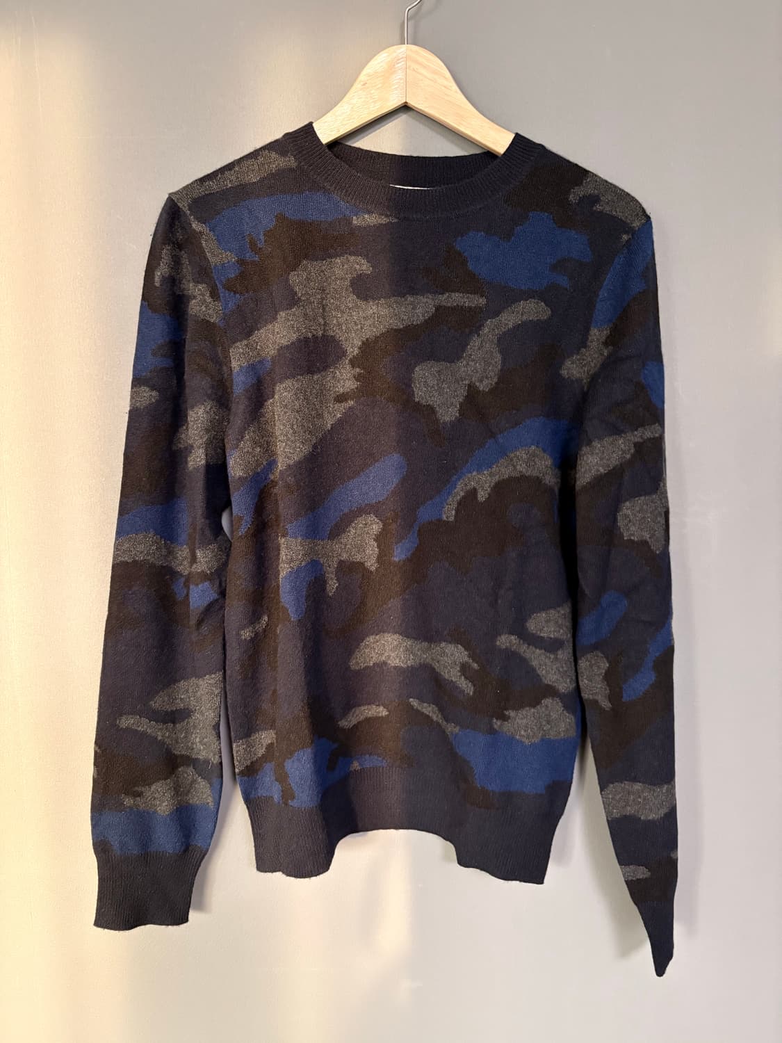 발렌티노 카모플라쥬 캐시미어 니트 네이비 상품이미지1