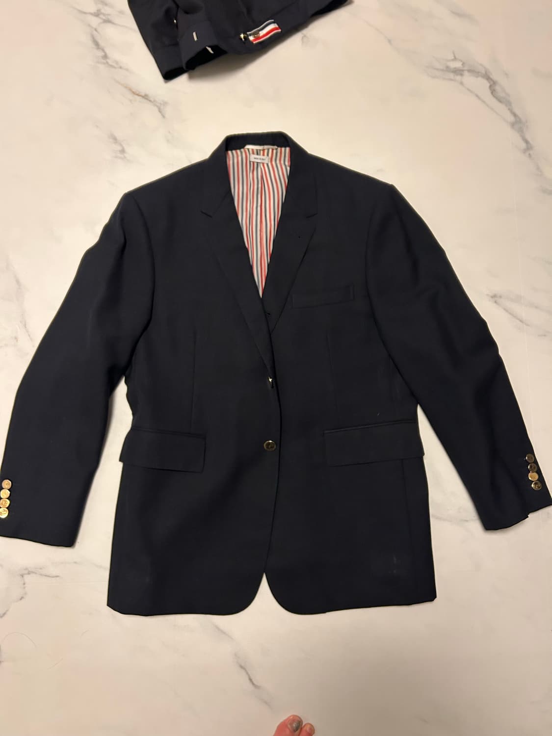 톰브라운 금장 네이비 블레이저/슬랙스 판매. 상품이미지1