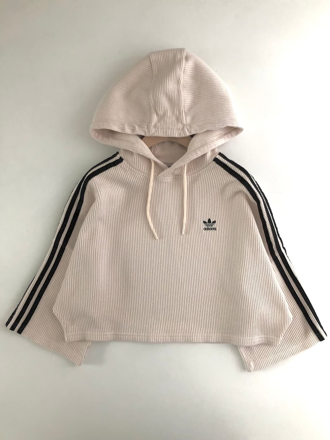 Adidas 아디다스 아이보리 컬러 와플 크롭 후드 티셔츠 상품이미지4