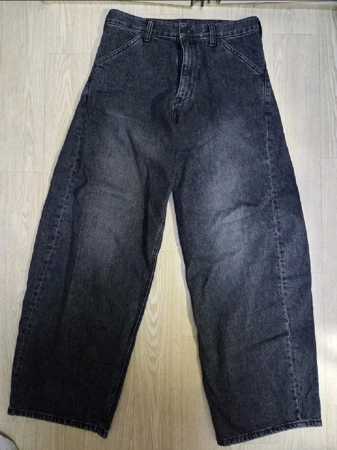 해칭룸 와이드 커브진 블랙 1 상품이미지1