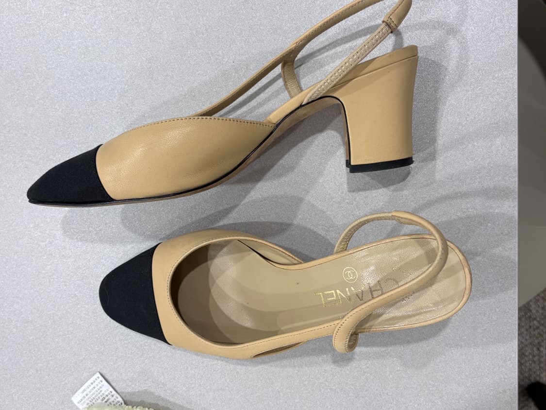 (정품) 샤넬 슬링백 베이지/블랙 240사이즈 상품이미지6