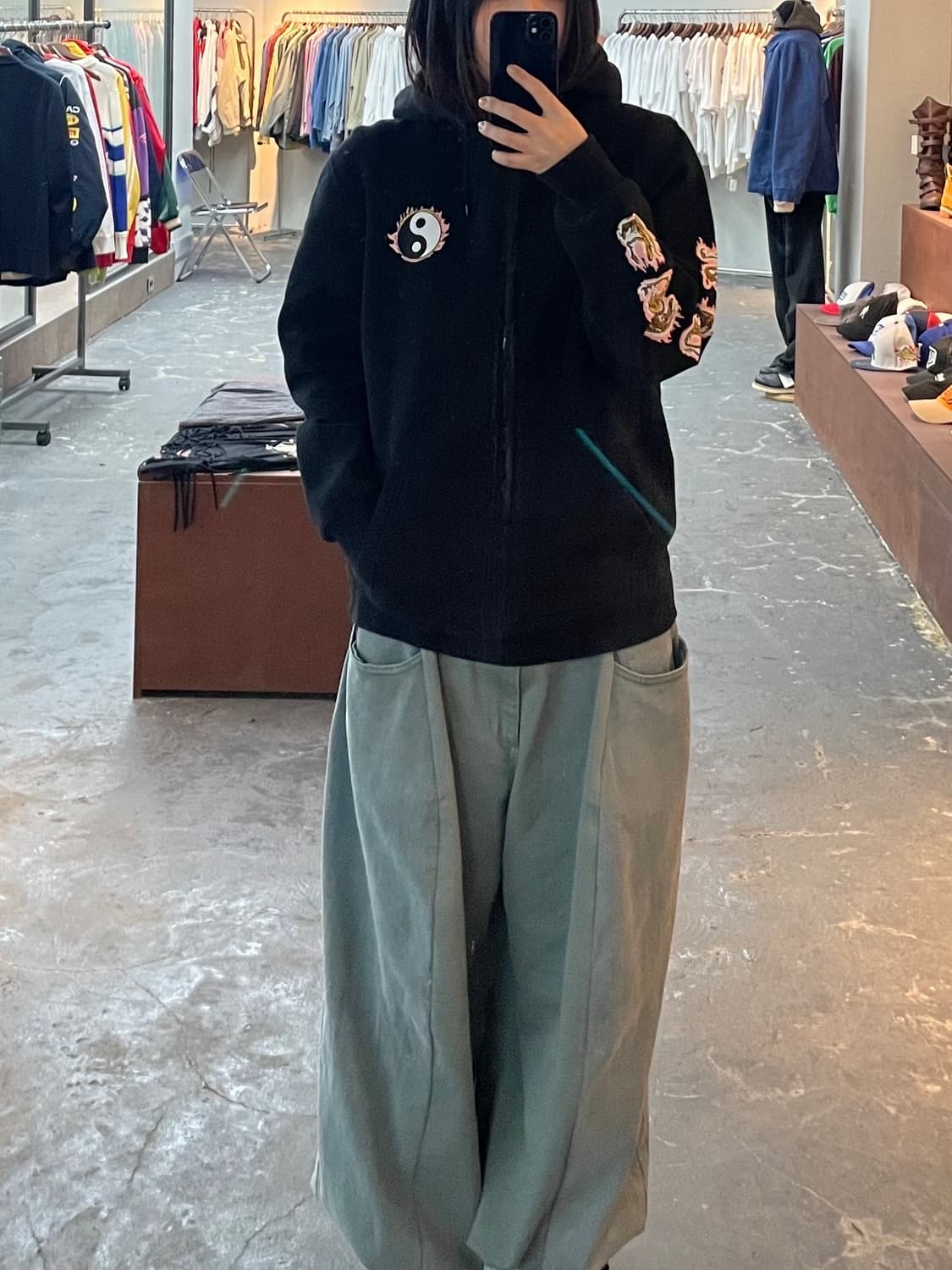 스투시 루즈핏 음양 플레임 로고 후드티 H1153 상품이미지1