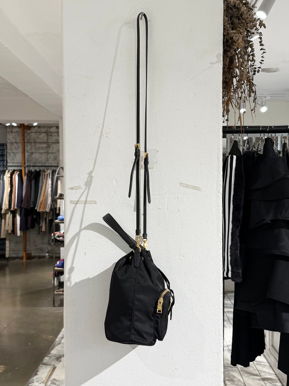 프라다 블랙 듀엣 포코노 리나일론 버킷백 상품이미지5