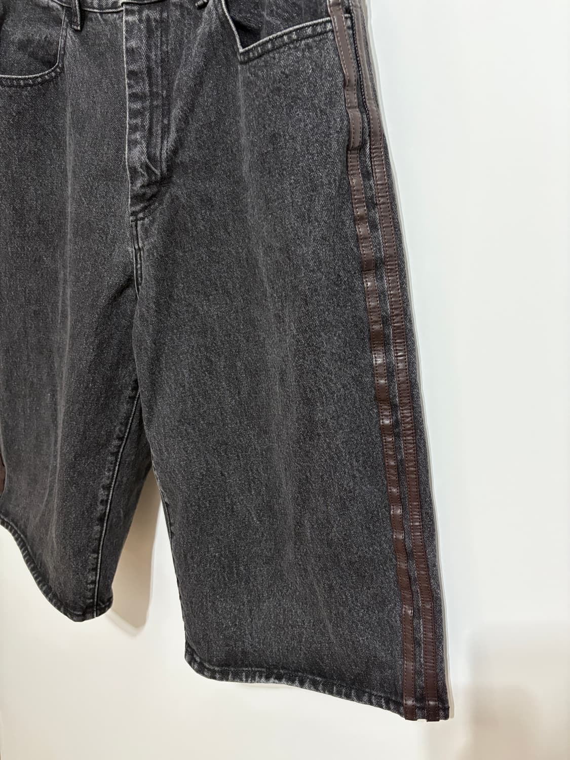 마리암 나시르 자데/ EMBLEM SHORTS BLACK 버뮤다/ 31 상품이미지3