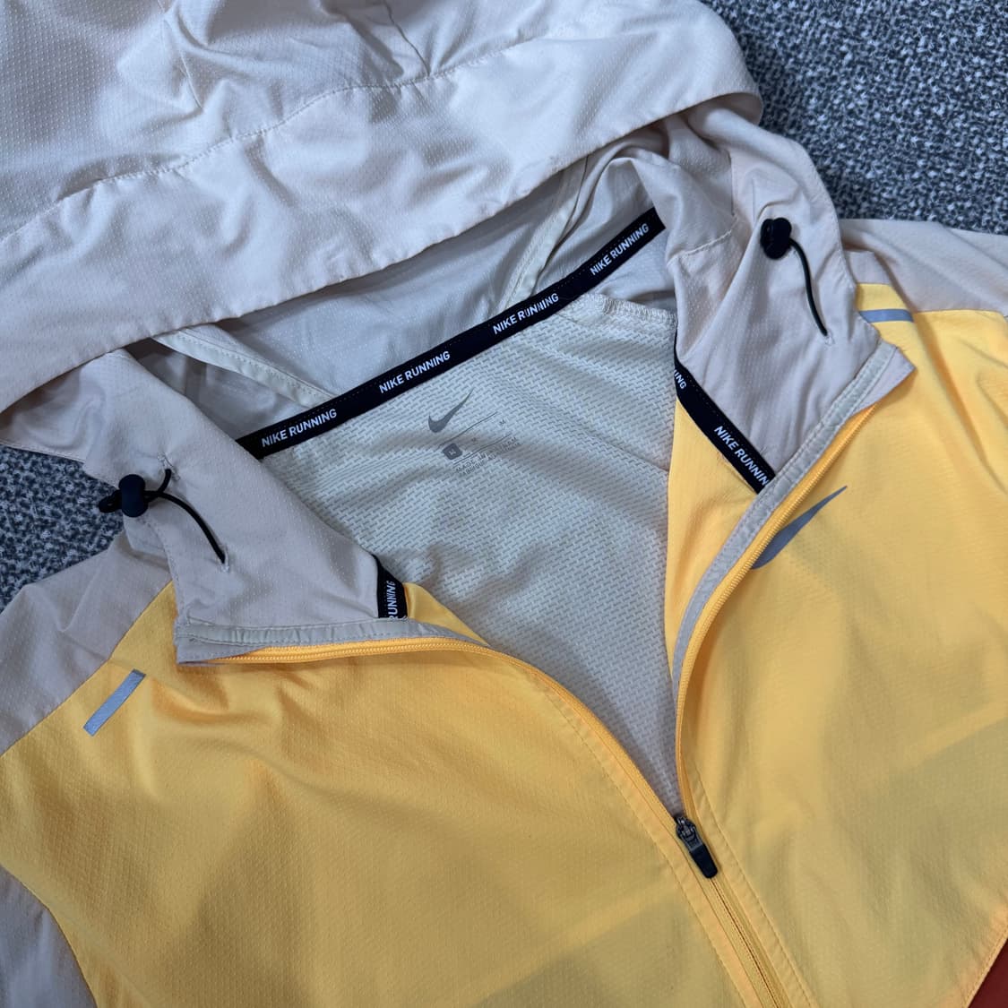나이키 런닝 윈드블레이커 상품이미지4