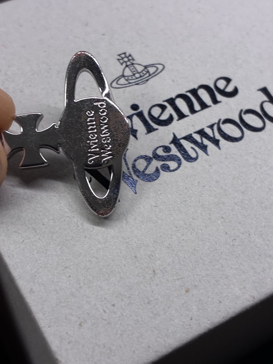 반택포)비비안웨스트우드 메이페어 바스 릴리프 목걸이 상품이미지2