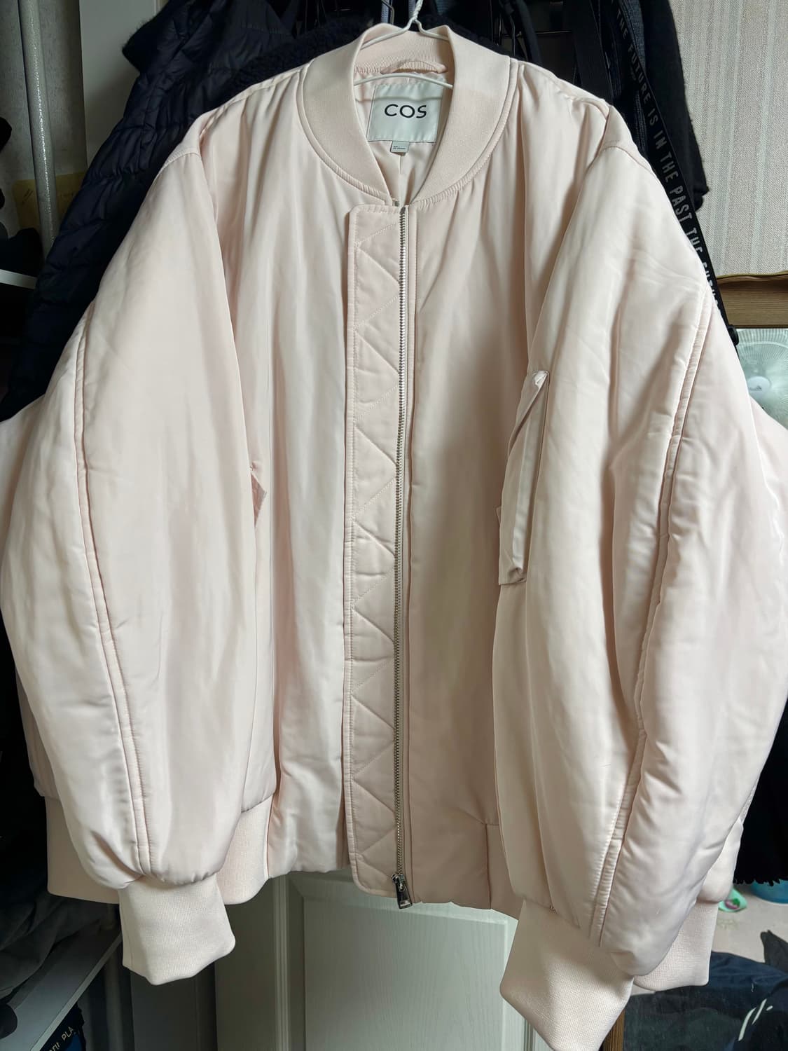 COS 코스 딸기우유 봄버 자켓 L사이즈(105-110사이즈) 상품이미지2
