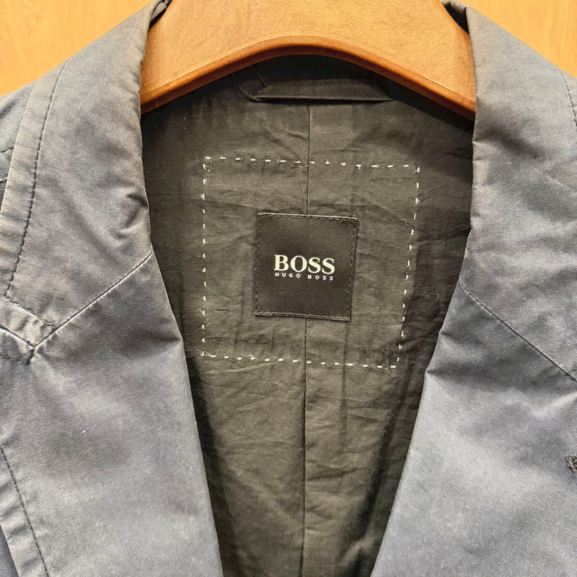 휴고 보스 코튼 테일러드 자켓 슬리브 블랙 테이핑 스티치 디테일 네이비 상품이미지6