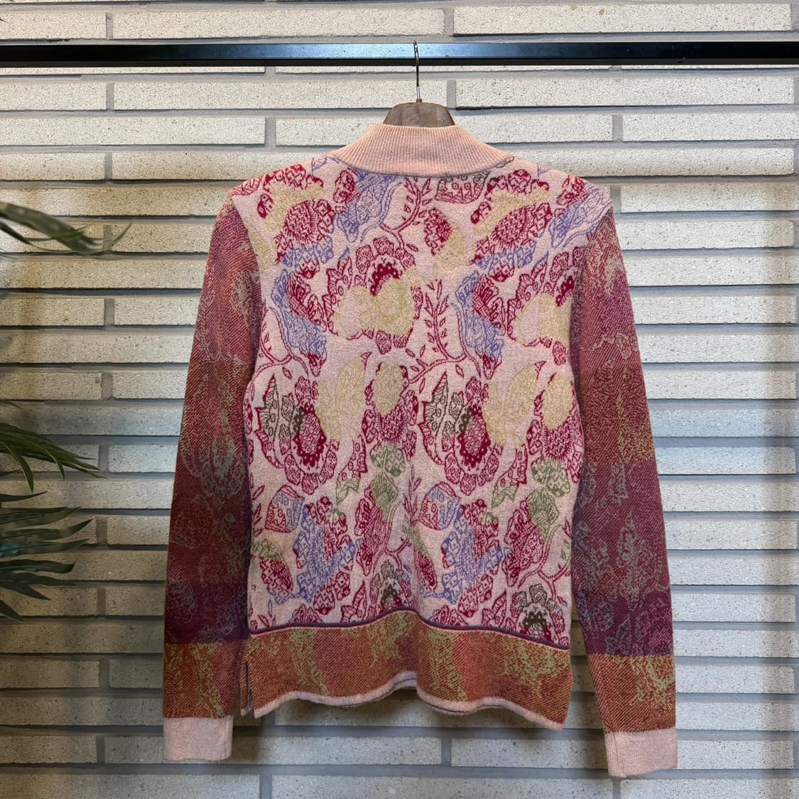 겐조 플로럴 하프집업 니트 자카드 패턴 밑단 절개 디테일 멀티컬러 상품이미지3