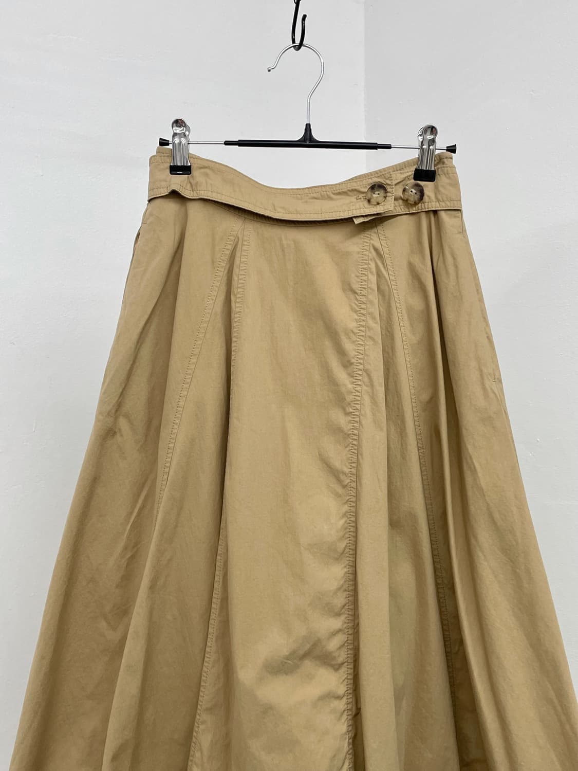 브라운 핀턱 버튼 롱스커트 상품이미지4