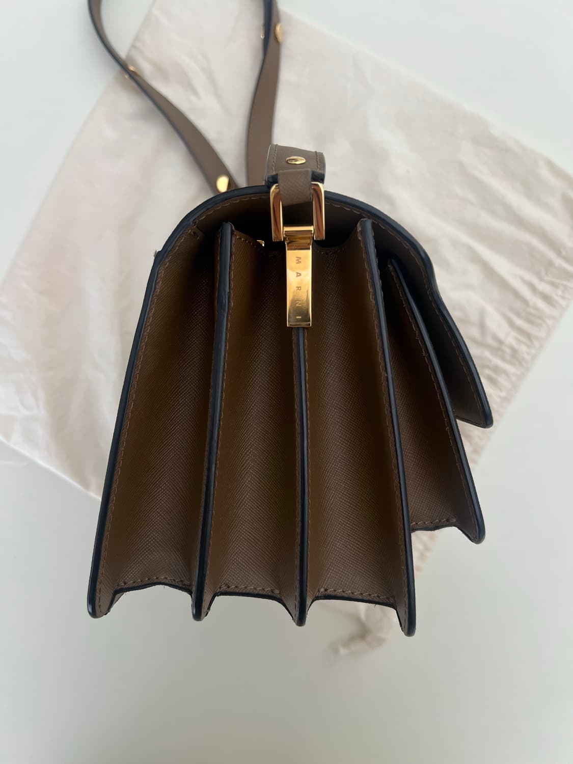 마르니 트렁크 미듐 브라운 상품이미지6