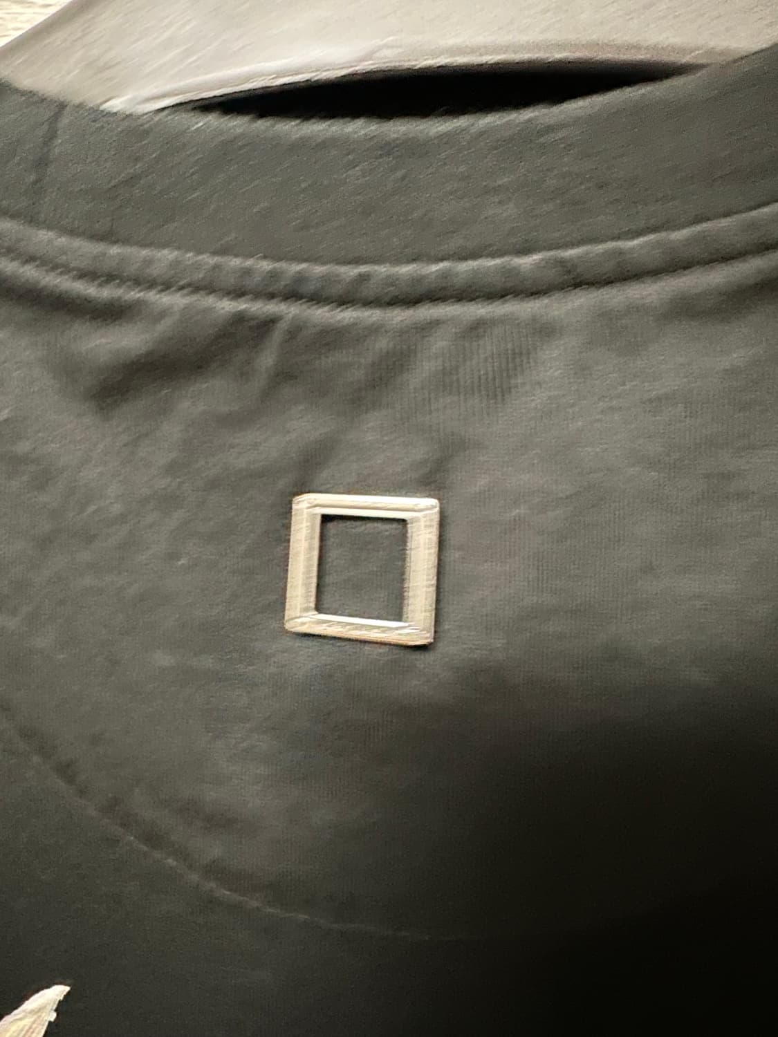 25SS 우영미 백로고 플라워 반팔티 블랙 (46)  상품이미지3