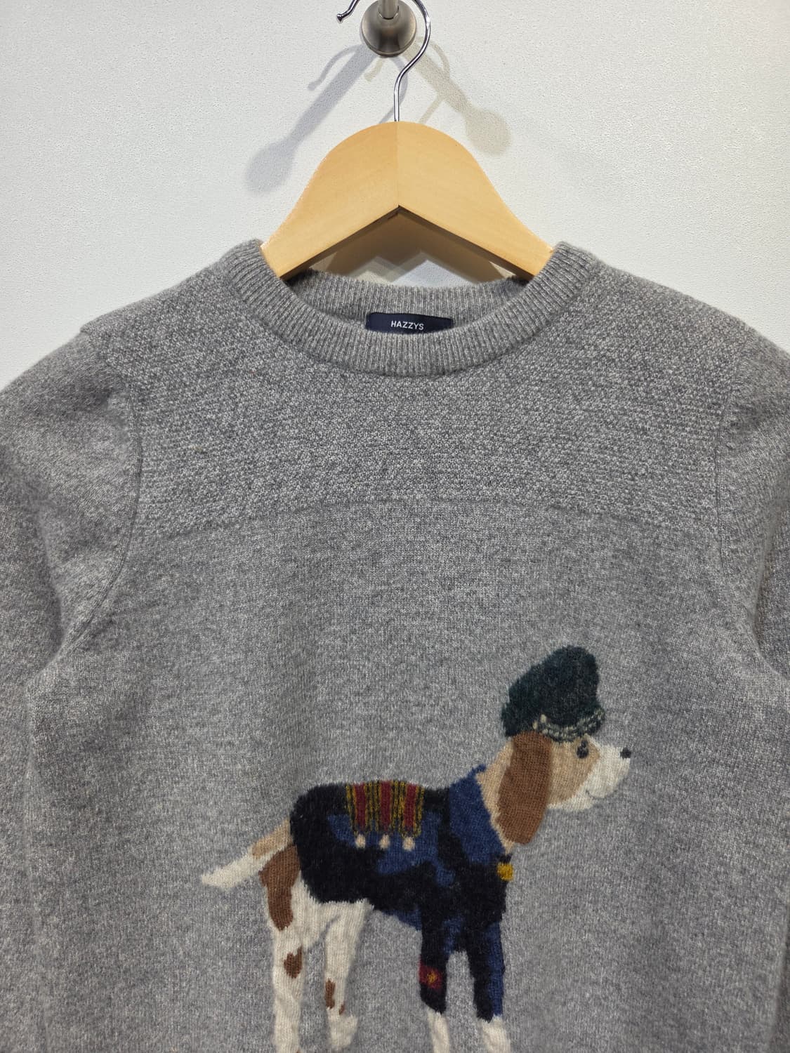 HAZZYS 헤지스 시그니처 강아지 자수 울 캐시미어 니트 상품이미지3