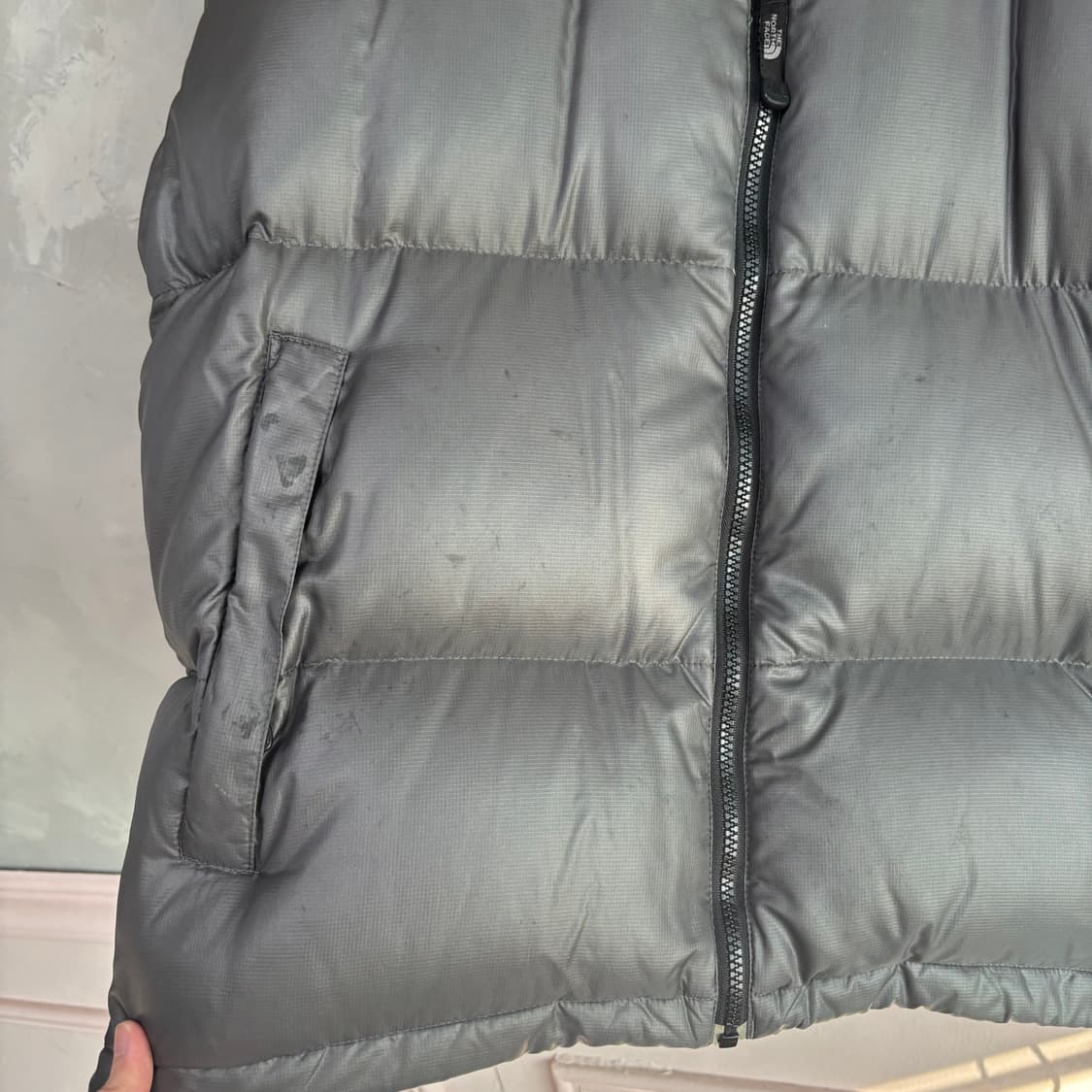 노스페이스 700 눕시 구스다운 패딩 다크 그레이 상품이미지5