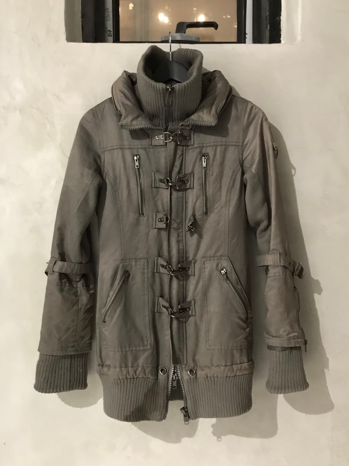 Lein bold buckle slim fit coated jumper 상품이미지1