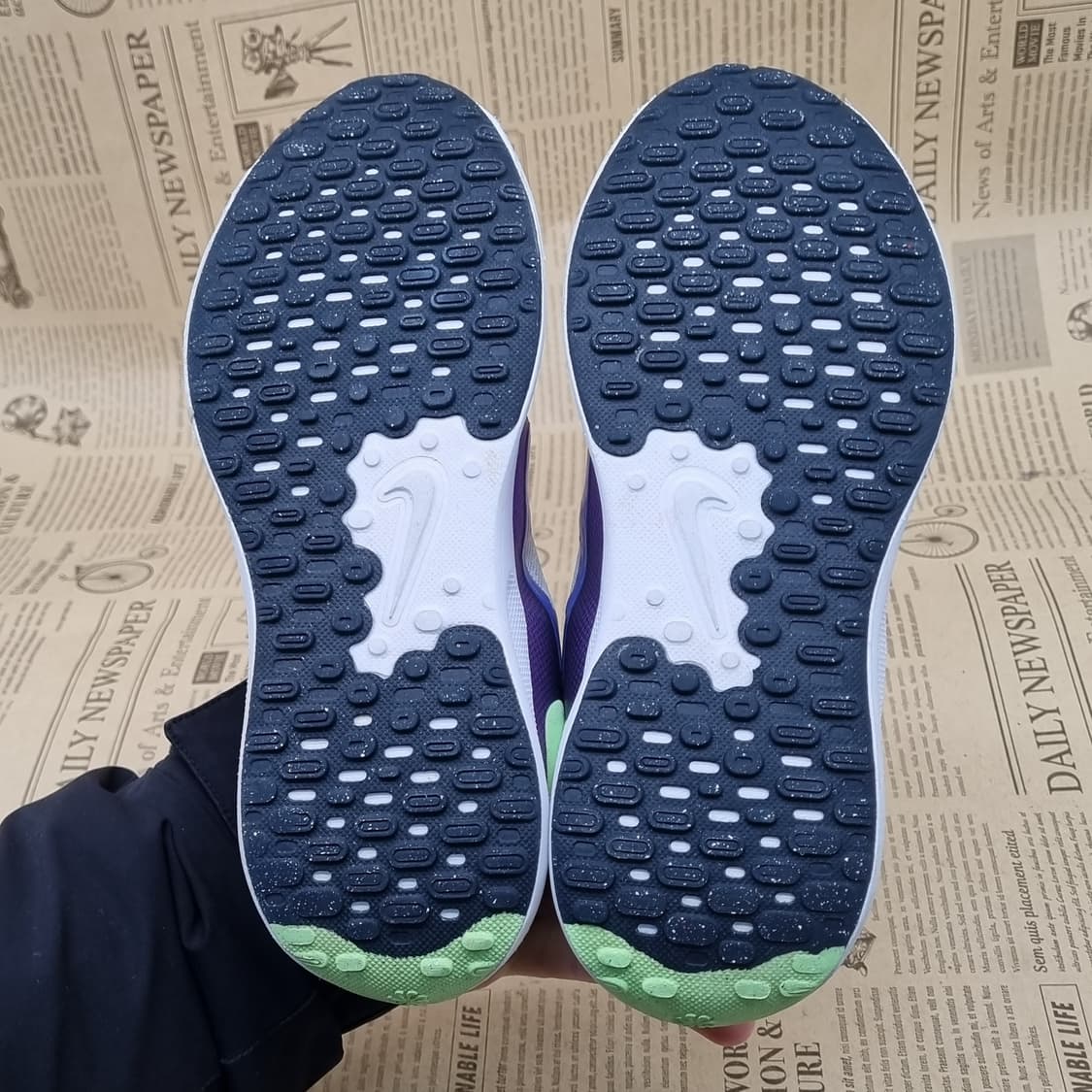 나이키 레볼루션7 아동운동화225 상품이미지3