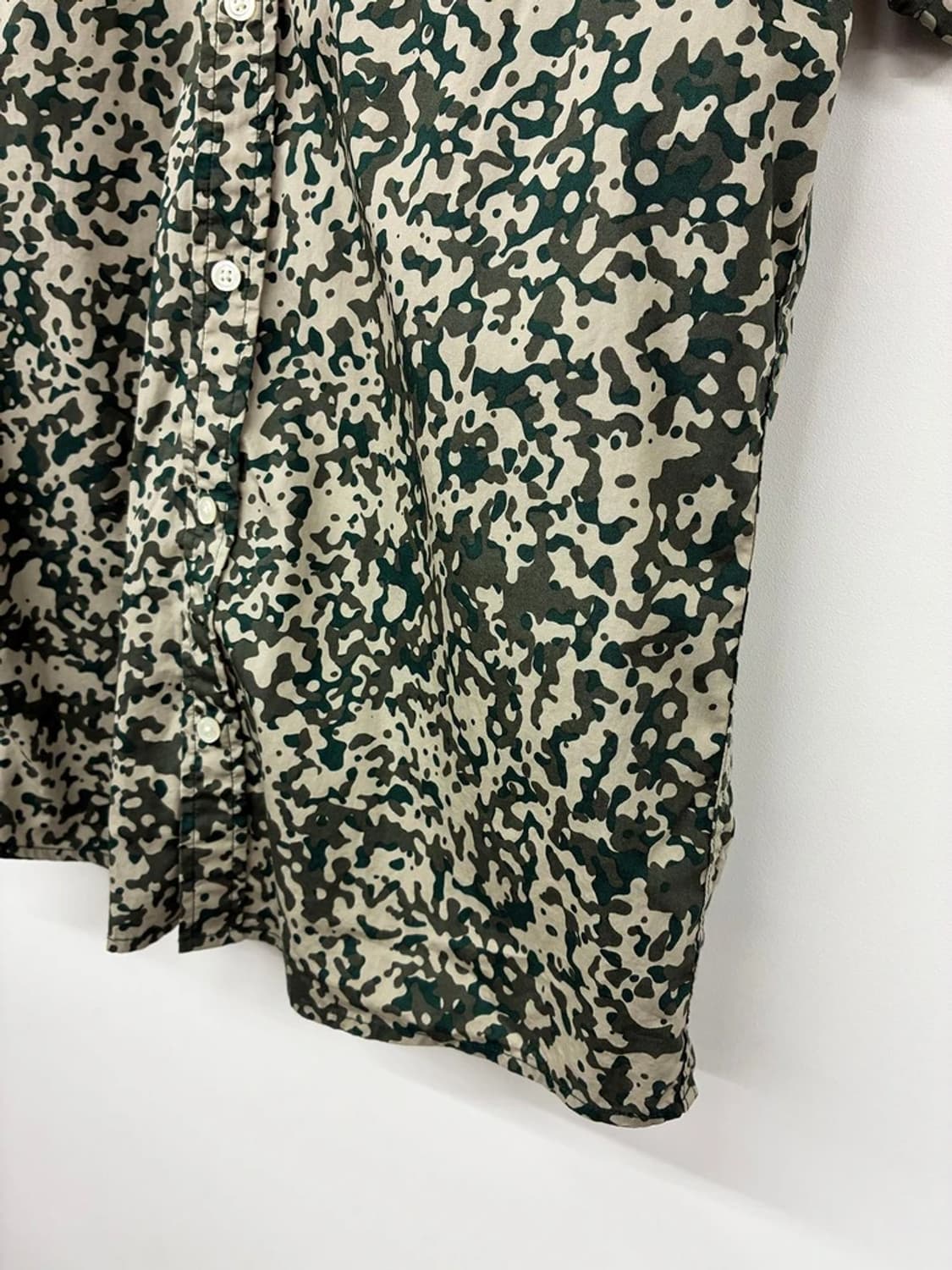 칼하트 카모플라쥬 코튼 반팔 셔츠 PN9796 상품이미지3