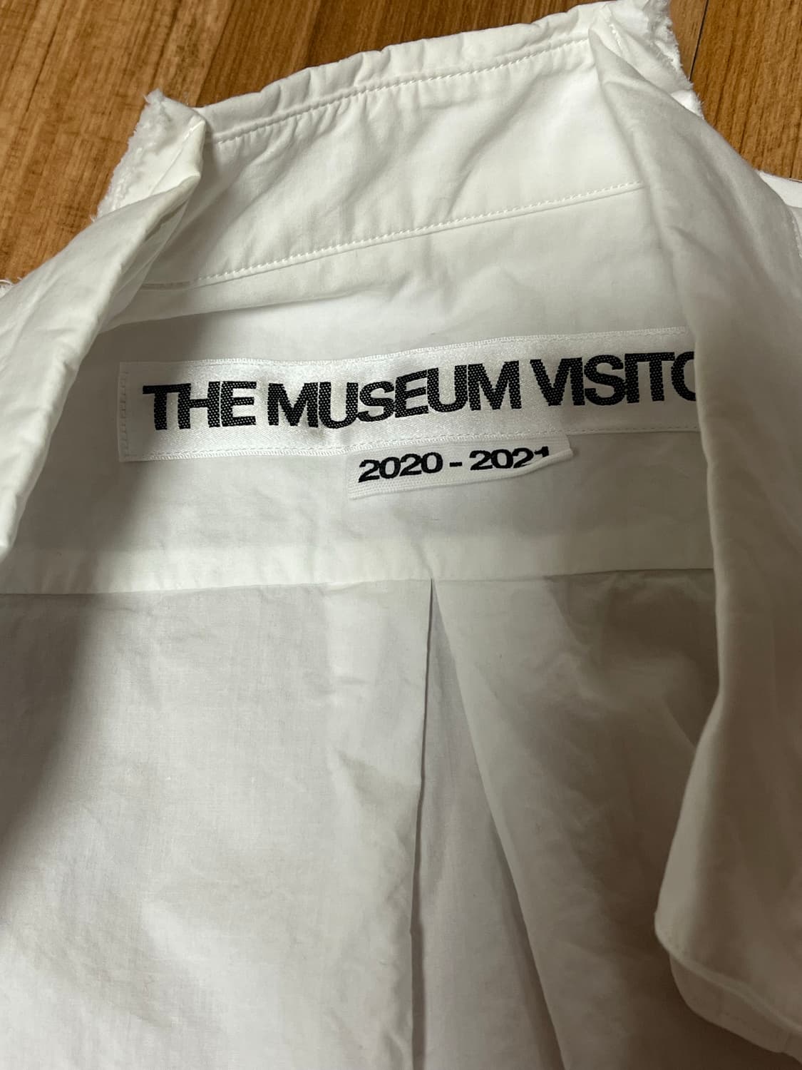 더뮤지엄비지터 2020-2021 반팔셔츠 상품이미지5