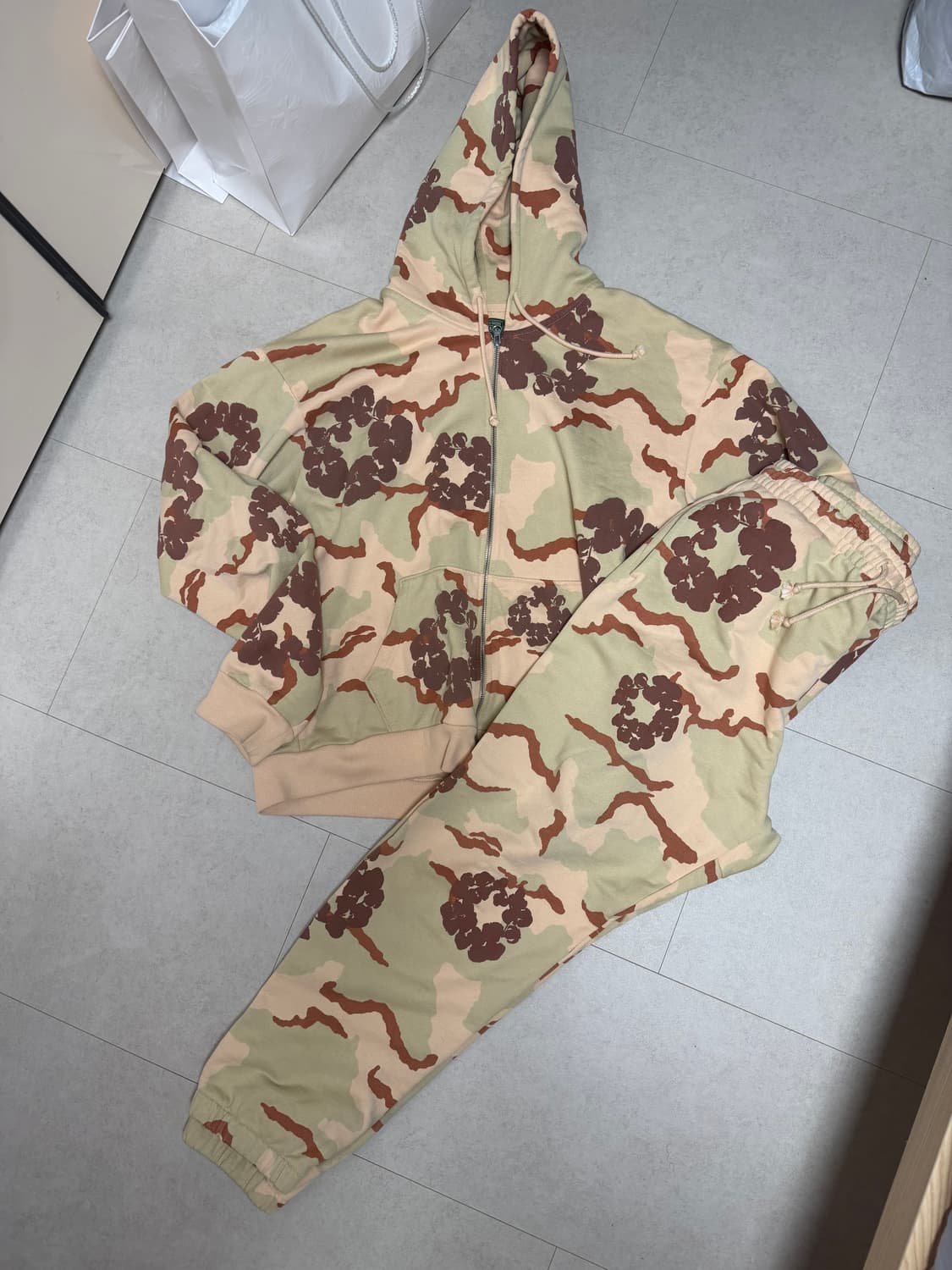 데님티어스 카모 플라워 셋업 XXL, XL 상품이미지1