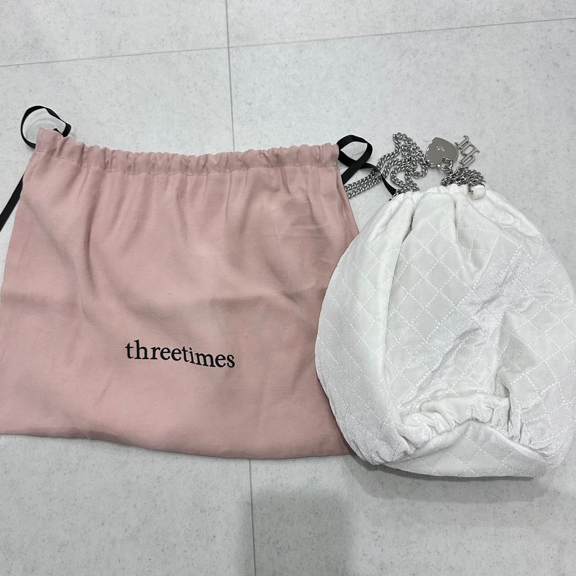 쓰리타임즈 와플 버킷백 화이트 새상품 상품이미지2