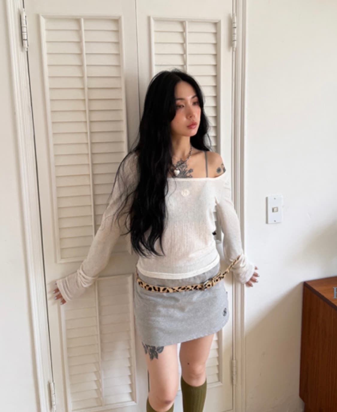 더미스테리어스호텔 린넨 스퀘어 탑 상품이미지3