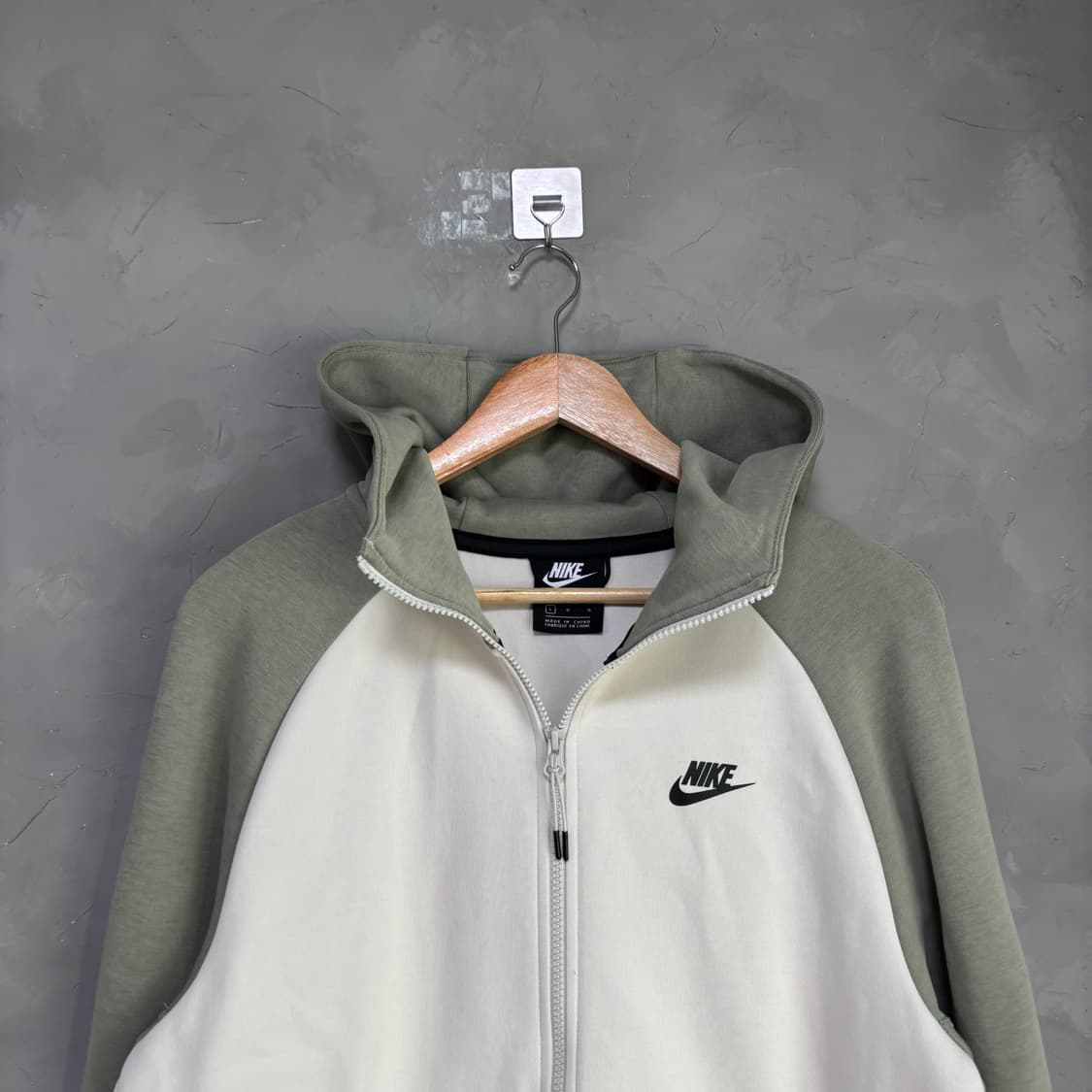 나이키 테크팩 후드집업 올리브 카키 상품이미지2