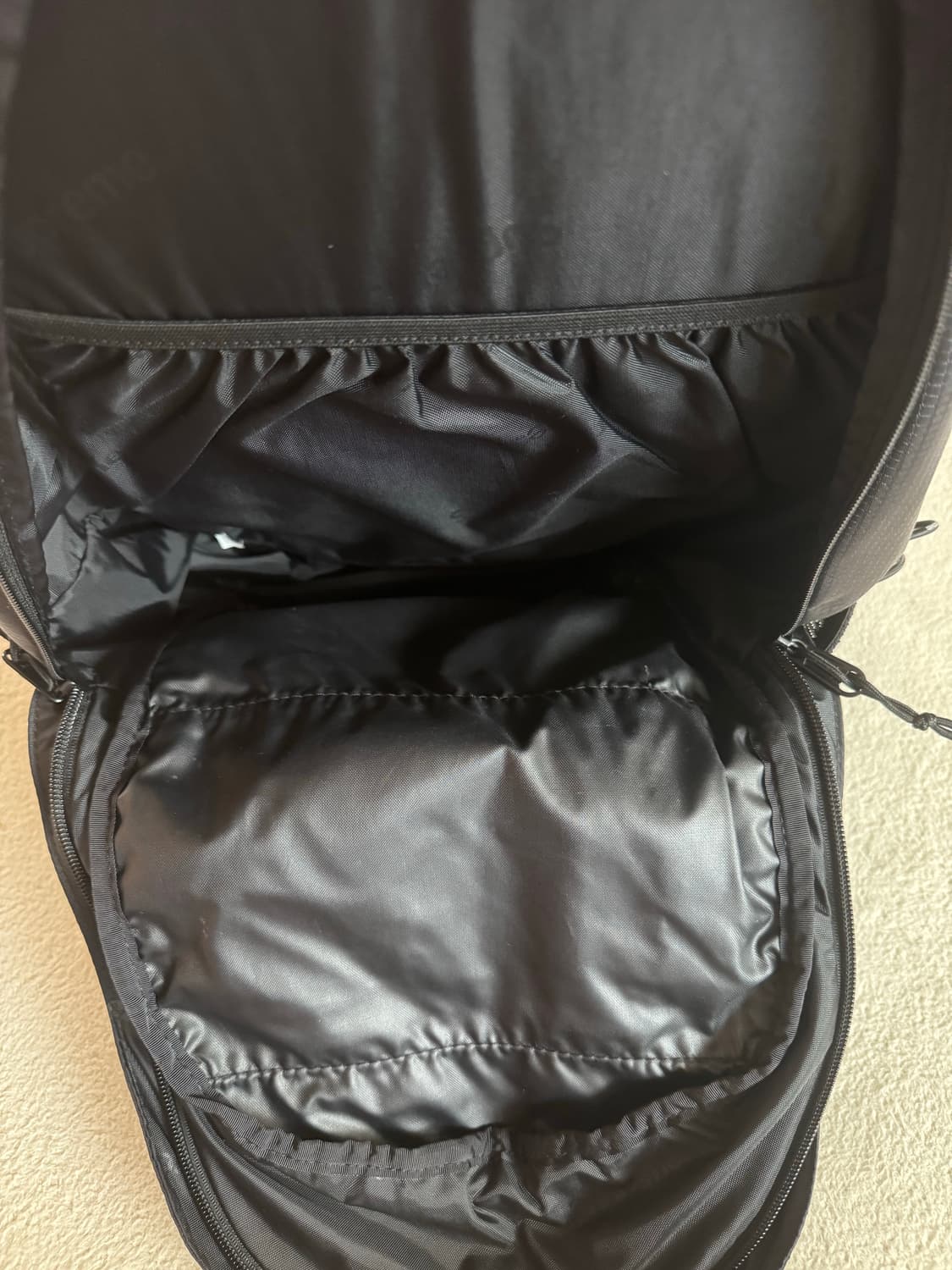 슈프림 백팩 블랙 22SS 상품이미지8