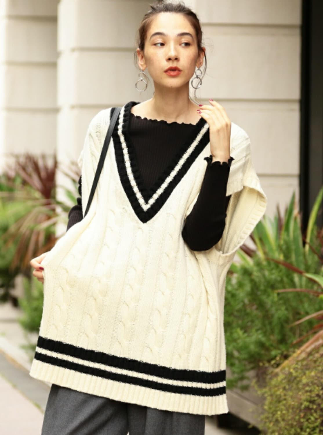 유나이티드 에로우즈 오버핏 니트 상품이미지2