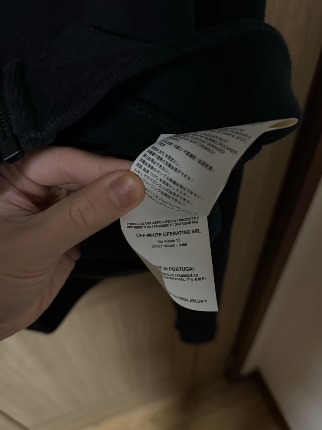 오프화이트 유화 후드집업 블랙  상품이미지10