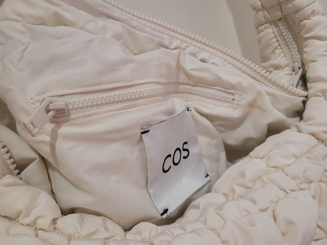 COS 코스 퀼팅 오버사이즈 구름백 아이보리 상품이미지8