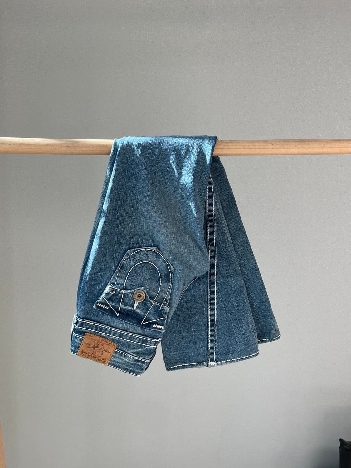 트루릴리젼 부츠컷 데님팬츠 상품이미지1