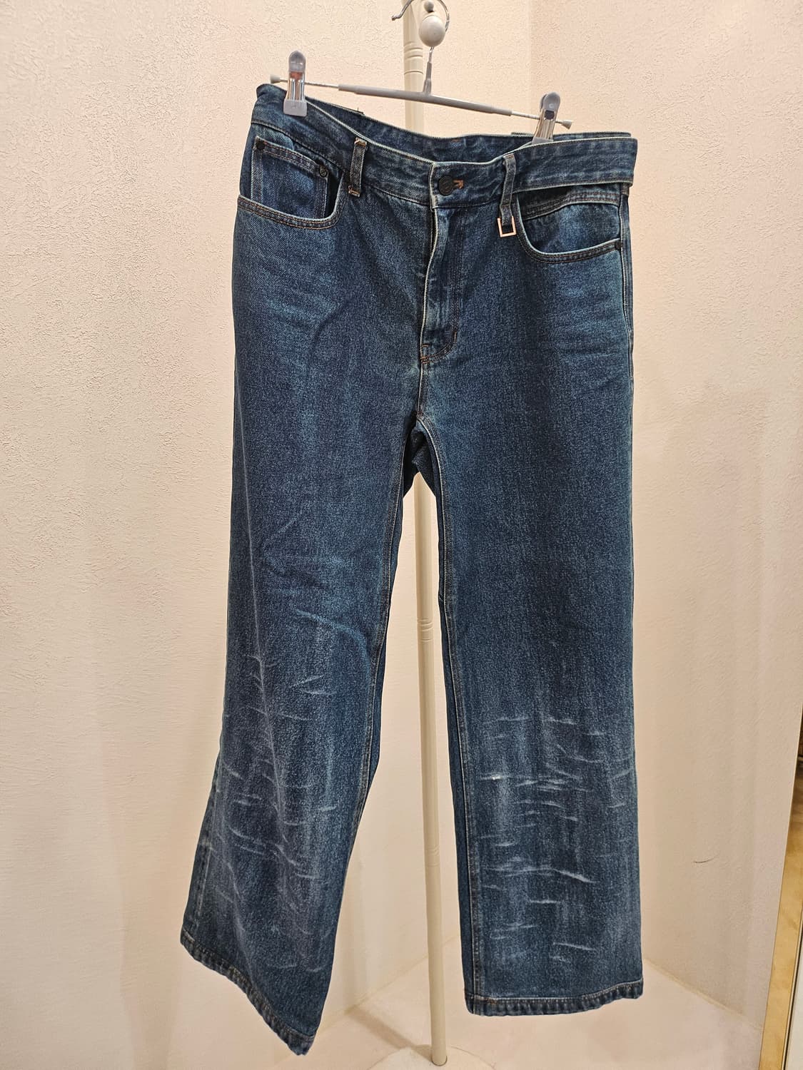 [48] WYM 우영미 21fw 남성 블루 스트레이트 데님 팬츠 상품이미지1