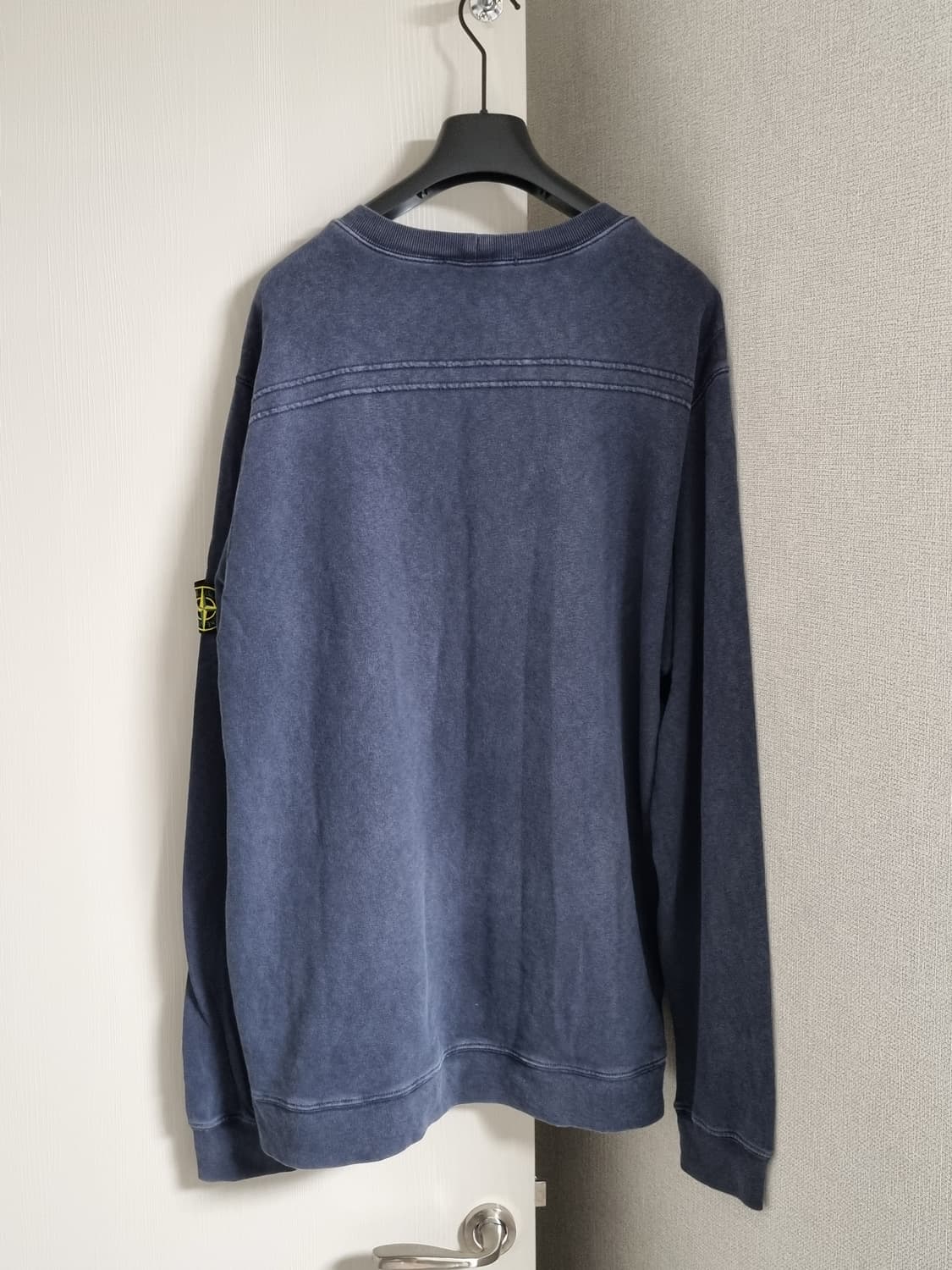 스톤아일랜드 와펜 맨투맨 상품이미지2