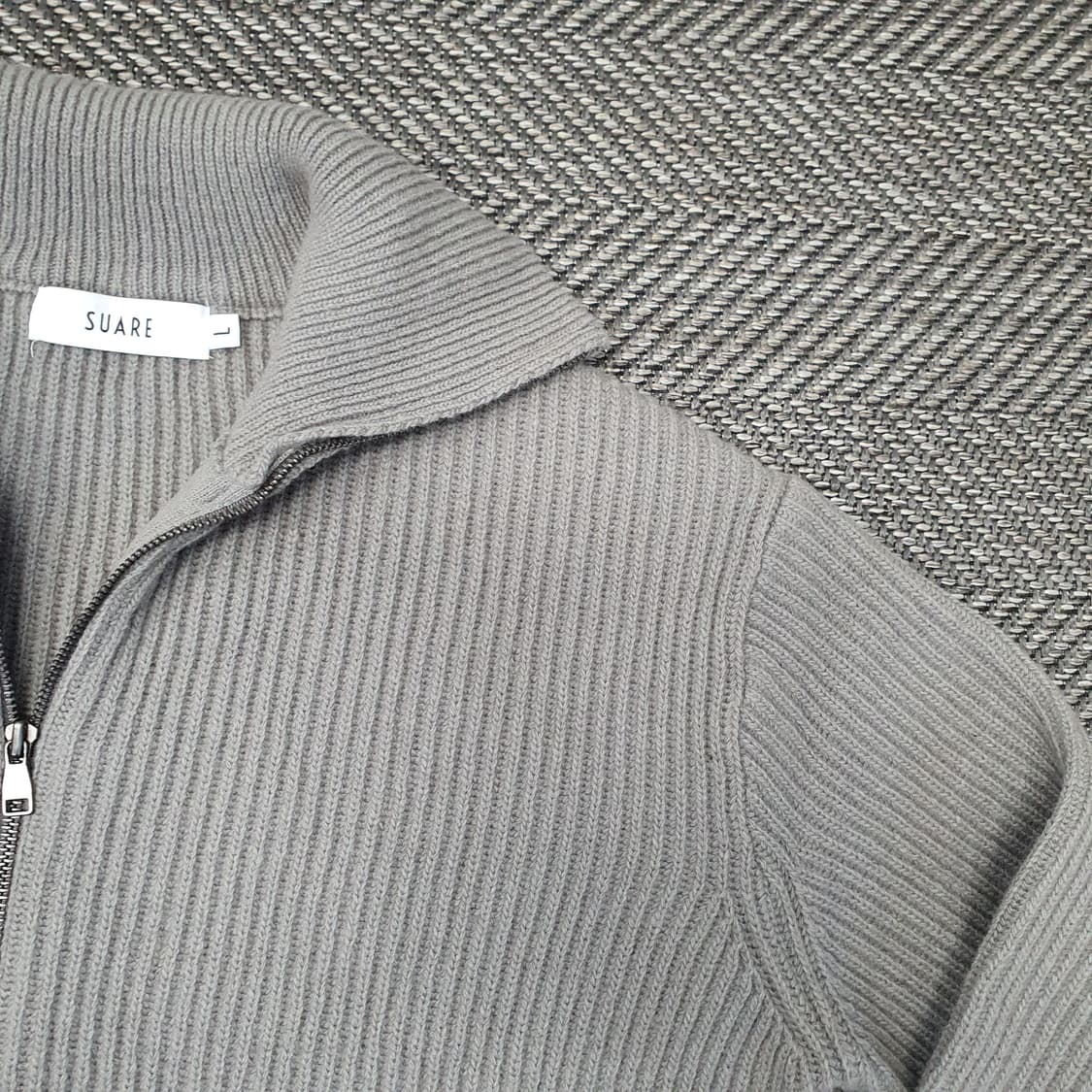 수아레 하이넥 니트 가디건 남자105 상품이미지3