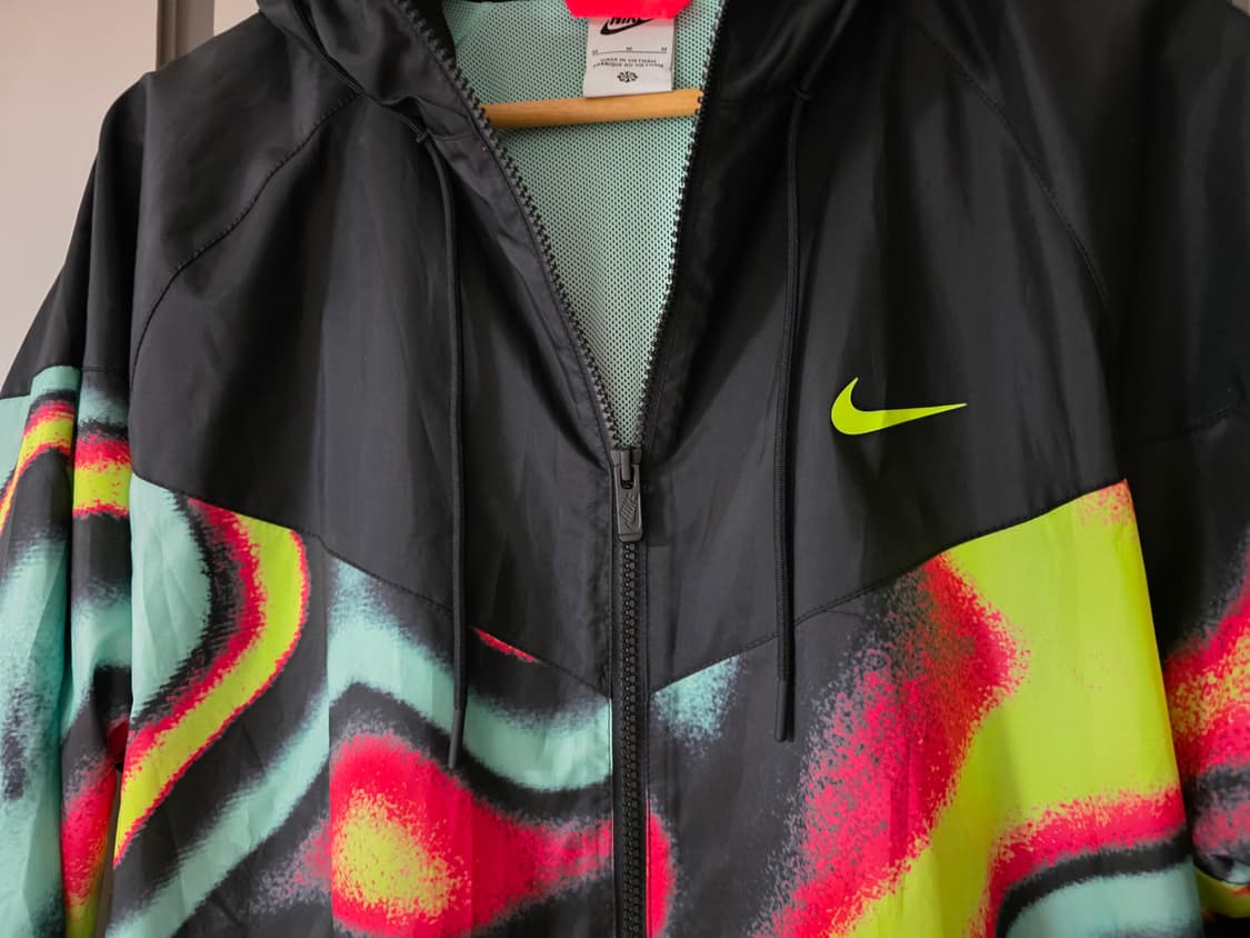 나이키 맥스 볼륨 윈드러너 우븐 라인드자켓.
싸이즈 100 상품이미지4