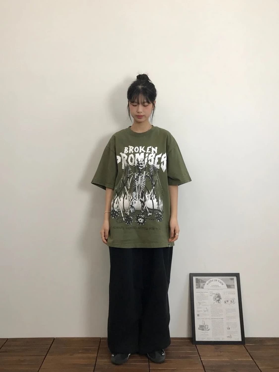 Broken Promises Skeleton Graphic Tee 상품이미지1