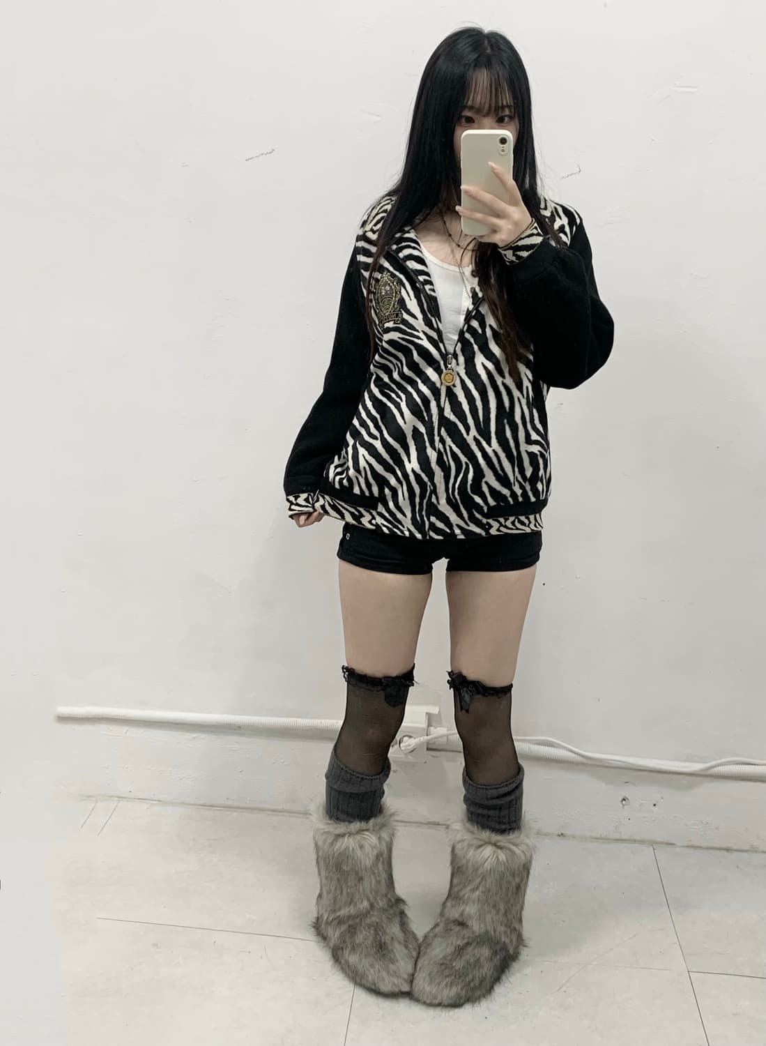 [NUMO] 오네갸루 지브라 퍼 집업 상품이미지2