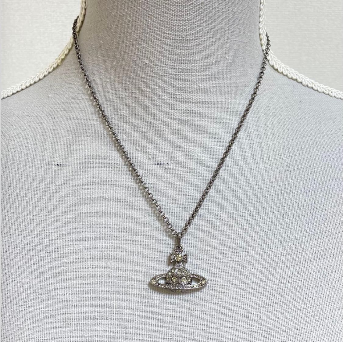 비비안웨스트우드 크리스탈 그레이실버 orb 팬던트 목걸이 상품이미지5